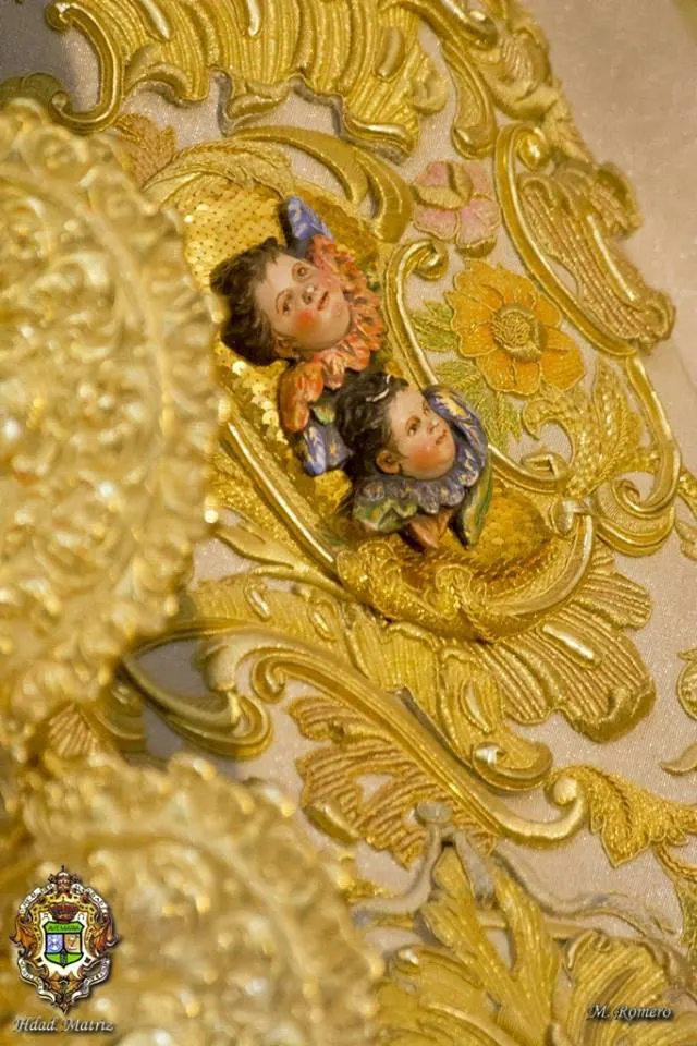 Nuevo traje Virgen 2015-103633