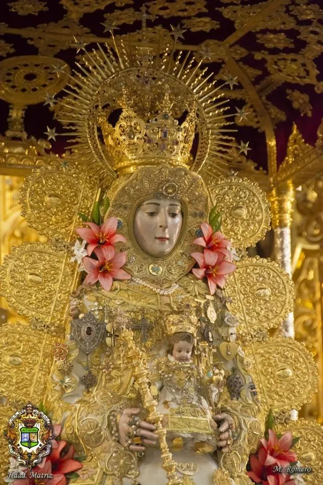Nuevo traje Virgen 2015-104034