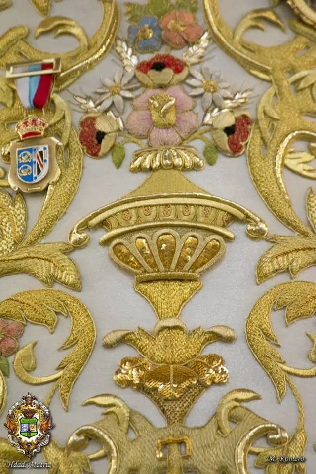 Nuevo traje Virgen 2015-110739