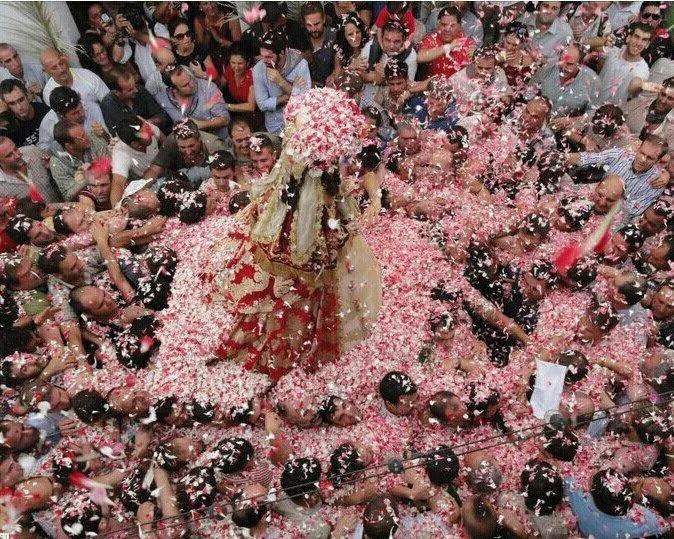 La Virgen del Rocio-3-rocio.com-virgen-mundo-rocio-9-4-14-2