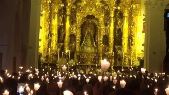 Celebración de la Candelaria ante la Virgen del Rocío