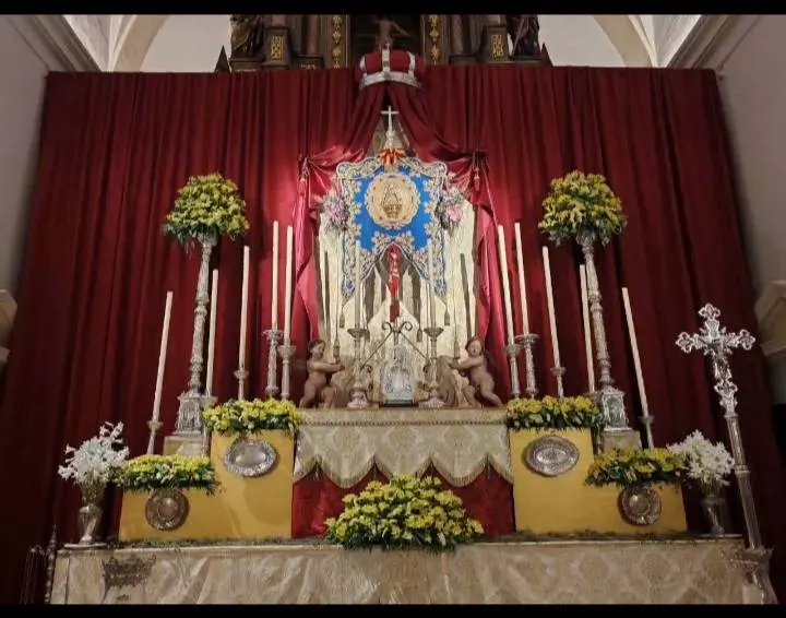 Altar de cultos rocio 2026-Valencina