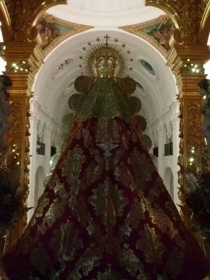 La Virgen del Rocio-3-rocio.com-virgen-virgendetras