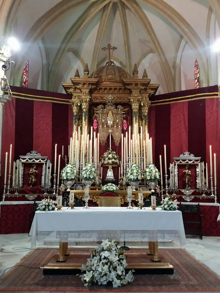 Macarena altar 2017