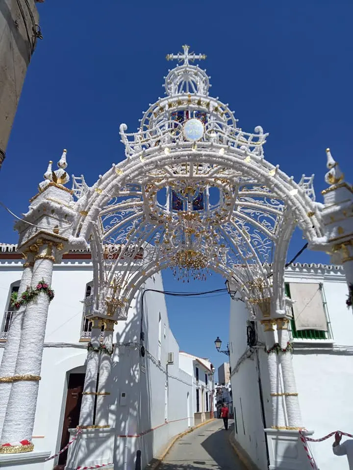Almonte se viste de gala traslado 2022-12