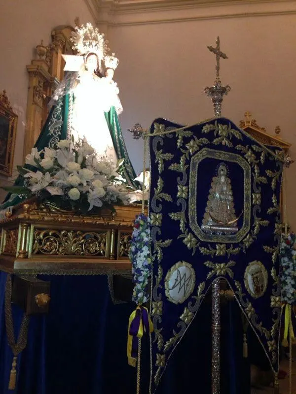 4829-Simpecado-ante-Viregen-Rosario.jpg
