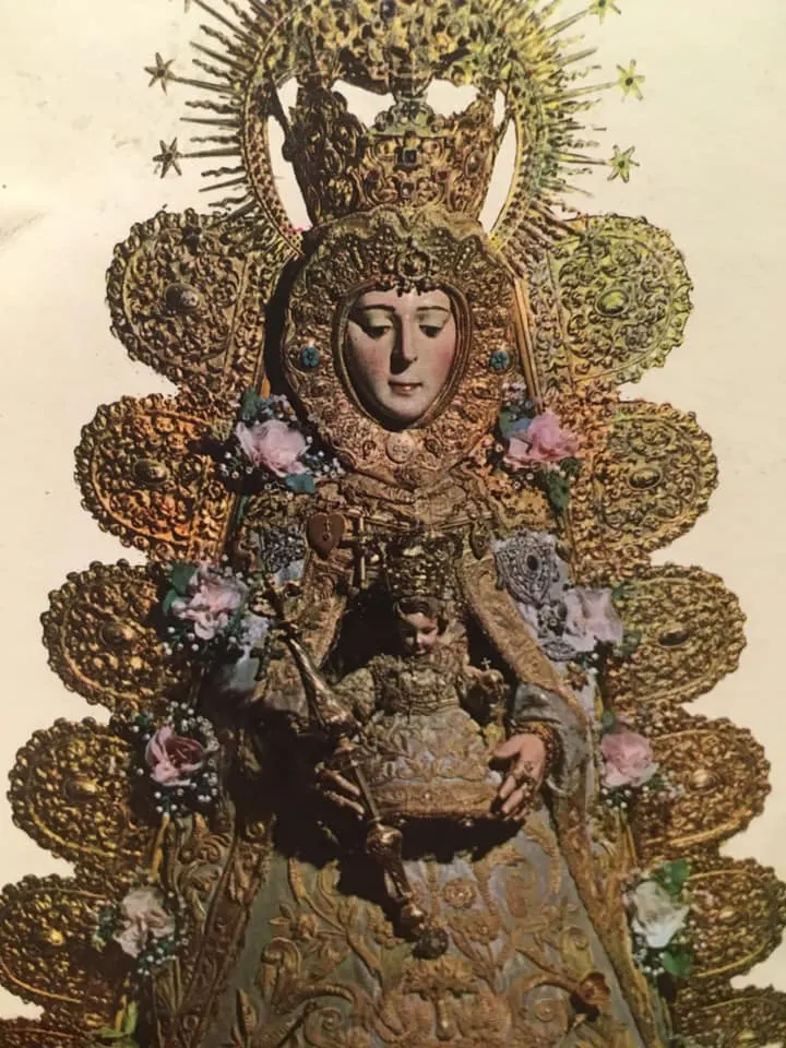traje verde virgen rocio