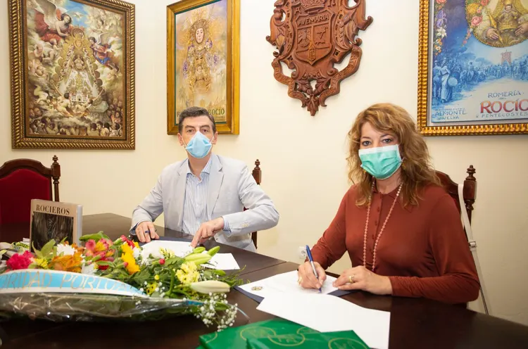 firma con el Puerto de Huelva2