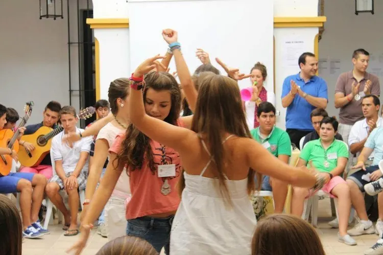 4712-jovenes-rocieros.jpg