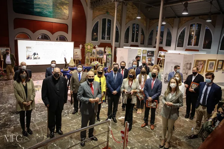 exposición en Las Cocheras del Puerto huelva es rocio-6