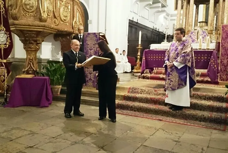 5188-santa-fe-ENTREGA-DE-LA-MEDALLA-DE-ORO.JPG