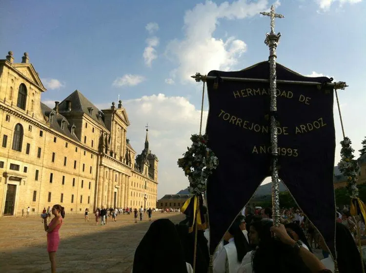 4735-simpecado-en-el-escorial.jpg