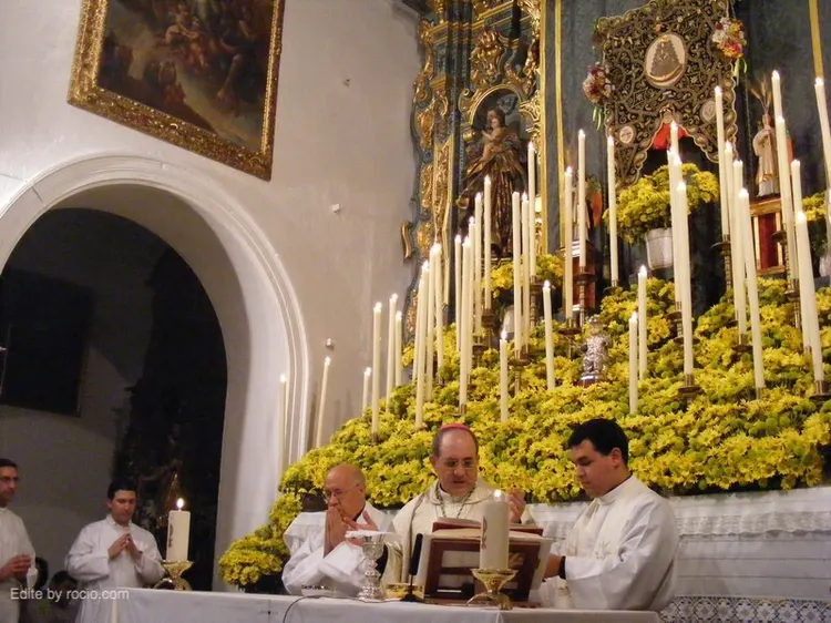 1403-novena-virgen-rocio-asenjo-gines.jpg