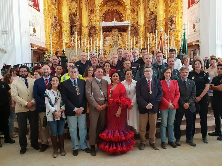 Ofrenda floral tras la presentacion Matriz 2018