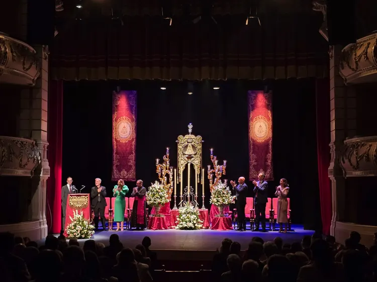 David Martín pregonará hoy el amor de Emigrantes a la Virgen del Rocío en el Gran Teatro-4