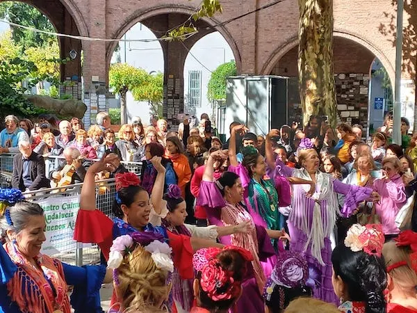 23ª Misa y Procesión de la Virgen del Rocío en Santos Lugares, Argentina Sevillanas en la gruta