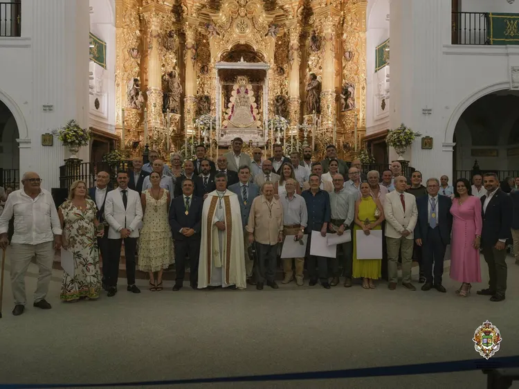 Rocio Reconocimiento Hermanos Mayores 6