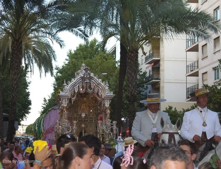 3073-hermandades-sevilla-0-2011_redimensionar.jpg