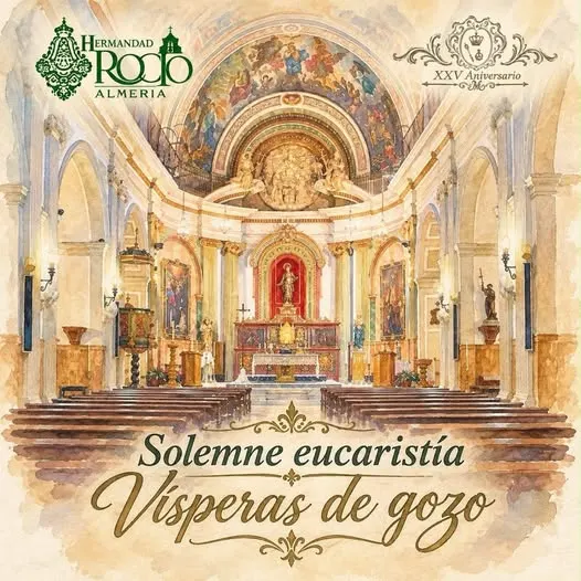 Interior de iglesia con nave central y altar mayor decorado, con arcos y pinturas en el techo, en ambiente solemne y recogido