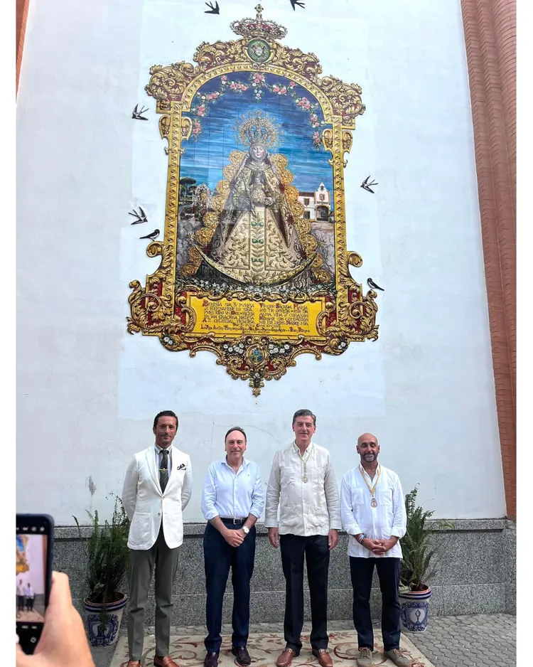 Retablo cerámico de Ntra. Sra. del Rocío de rocio de lcerro de Sevilla-1