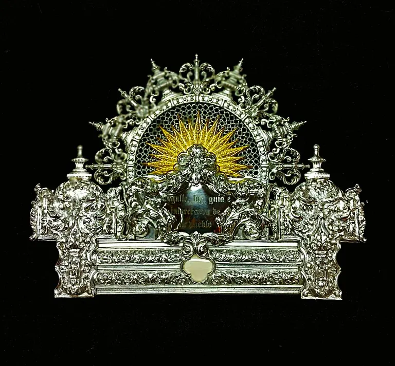 nuevos-atributos-de-la-Virgen-del-Rocío-22