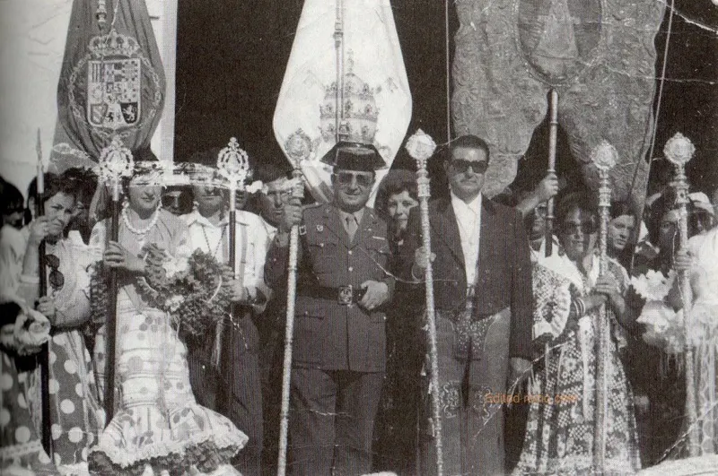 Hermanos Mayores de Almonte-Rocio-1975 Julian Acosta