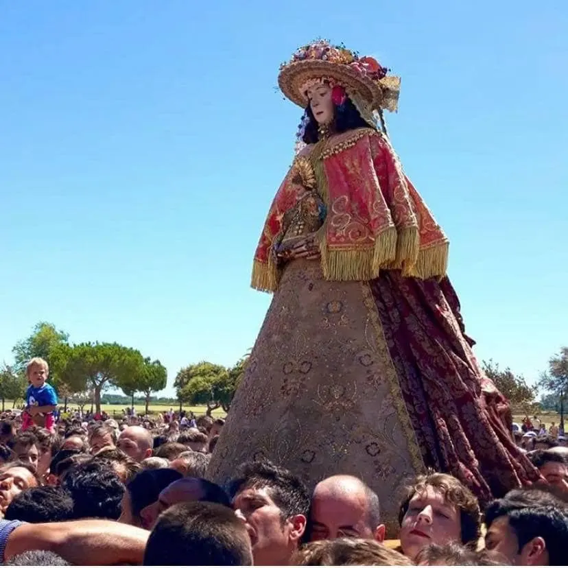la virgen del rocio en camino traslado 2019-13