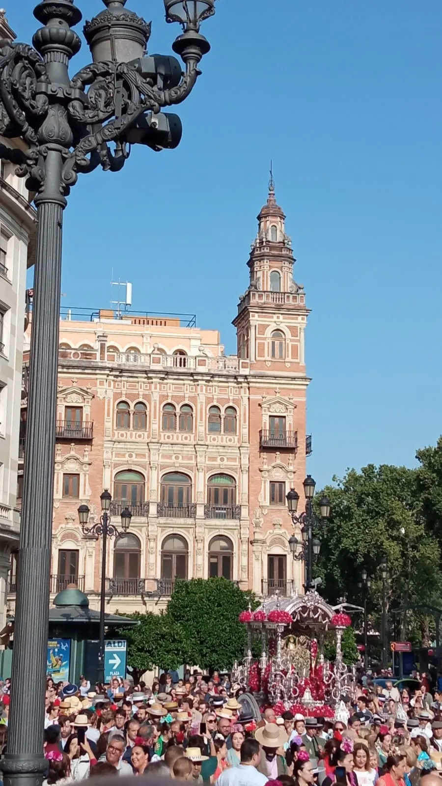 Sevilla-2-Momentos del camino rocio 2023