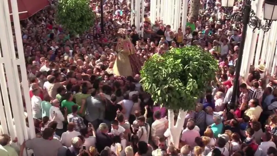 la virgen del rocio en Almonte traslado 2019-8
