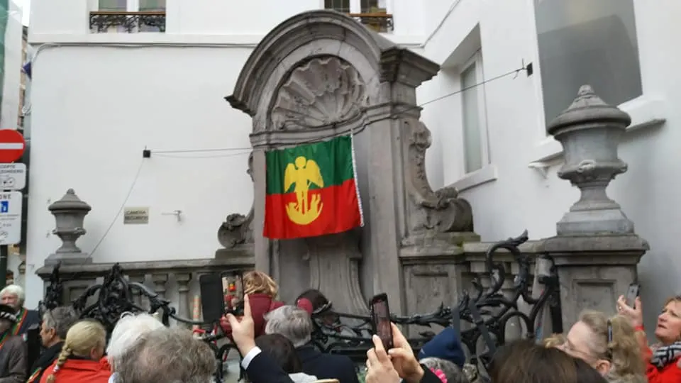 Meneken pis rociero-3