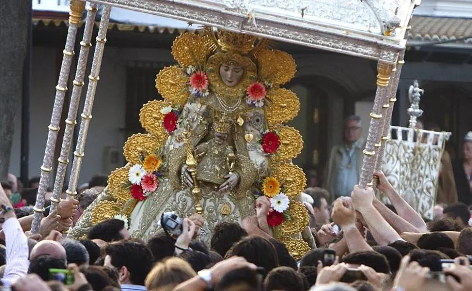 La Virgen del Rocio-pueblo-almonte-2