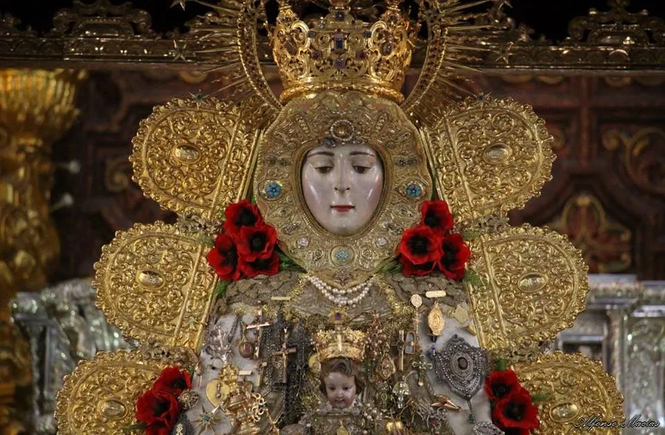 Virgen en su paso 2017-9