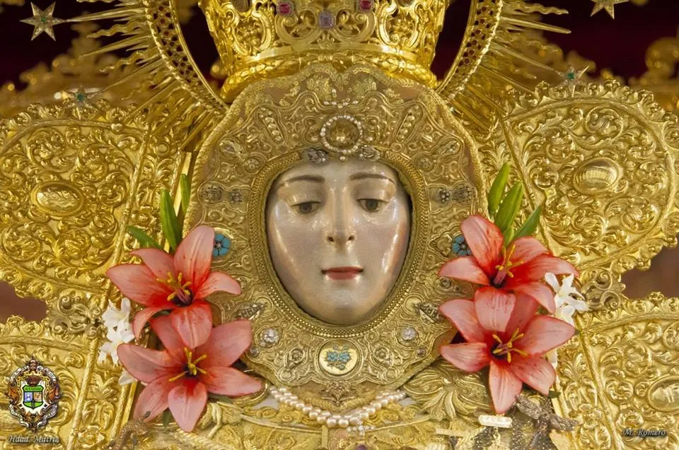 Nuevo traje Virgen 2015-112546
