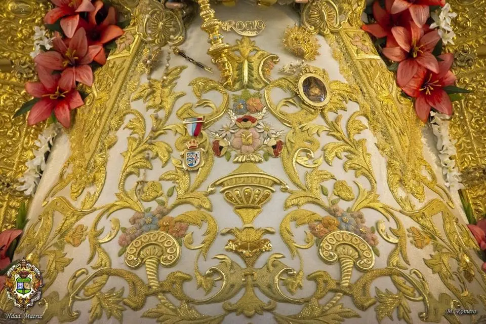 Nuevo traje Virgen 2015-112143