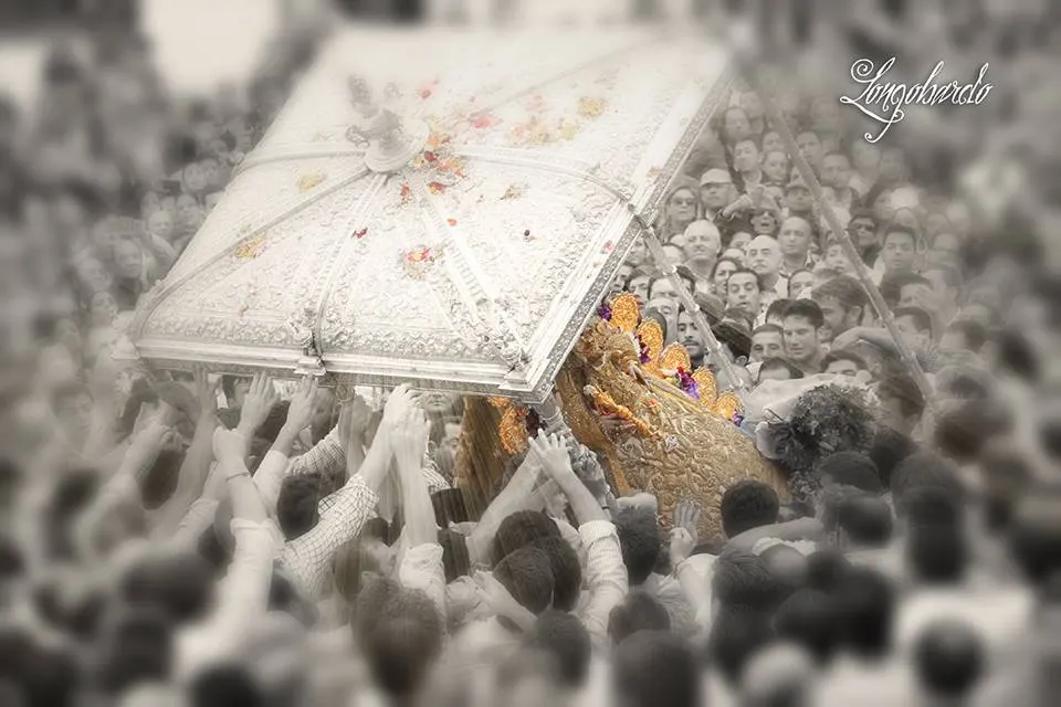 La Virgen del Rocio-3-rocio.com-virgen-longobardo-gris