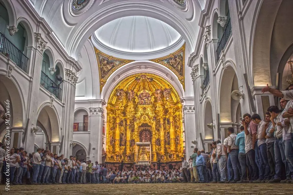 La Virgen del Rocio-salto reja 2015