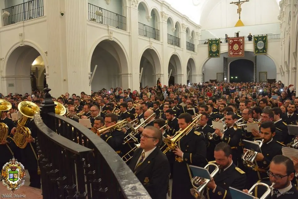 banda tres caidas cuaresma 2015-18