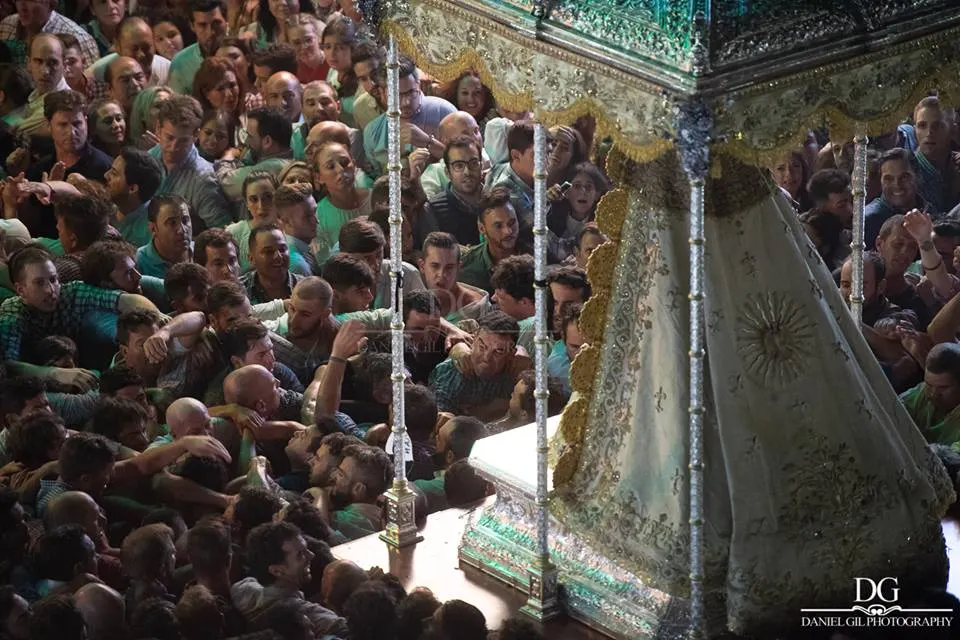 virgen en la calle 2018-76