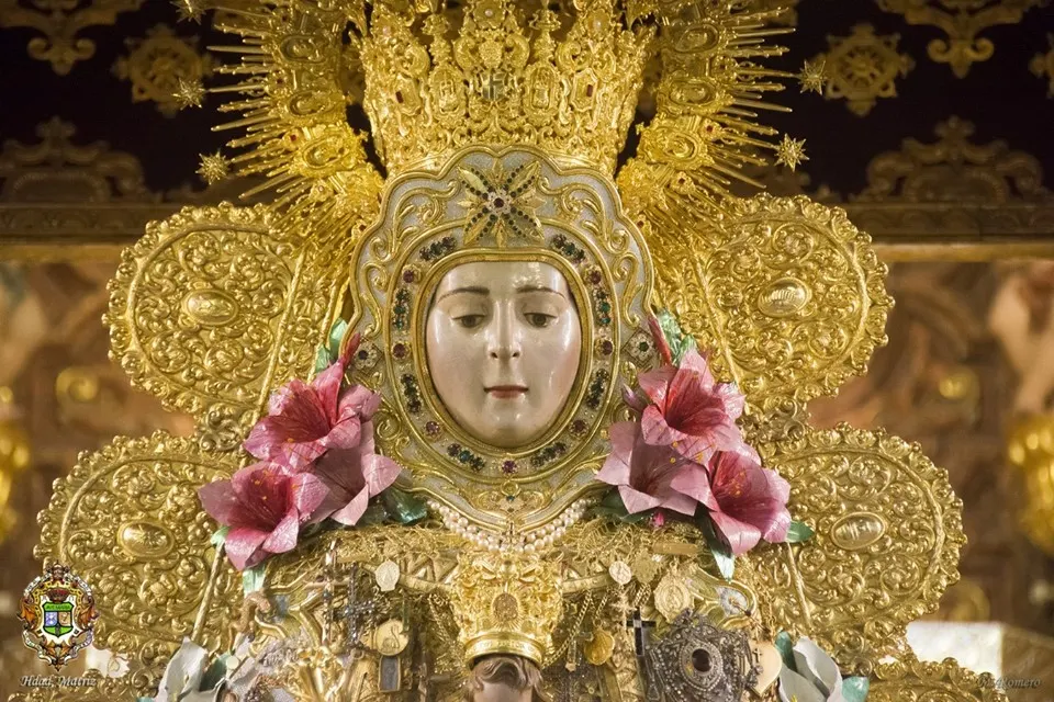 3-Virgen rocio preparada para romeria 2019-1