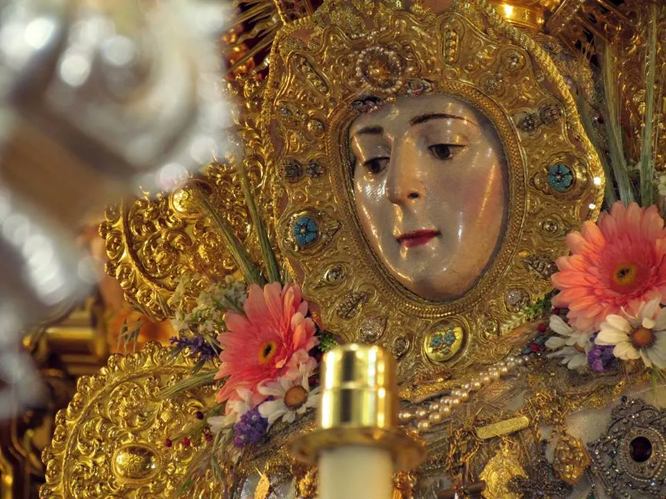 La Virgen del Rocio-lunar-24-04