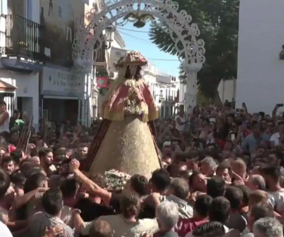 la virgen del rocio en Almonte traslado 2019-10
