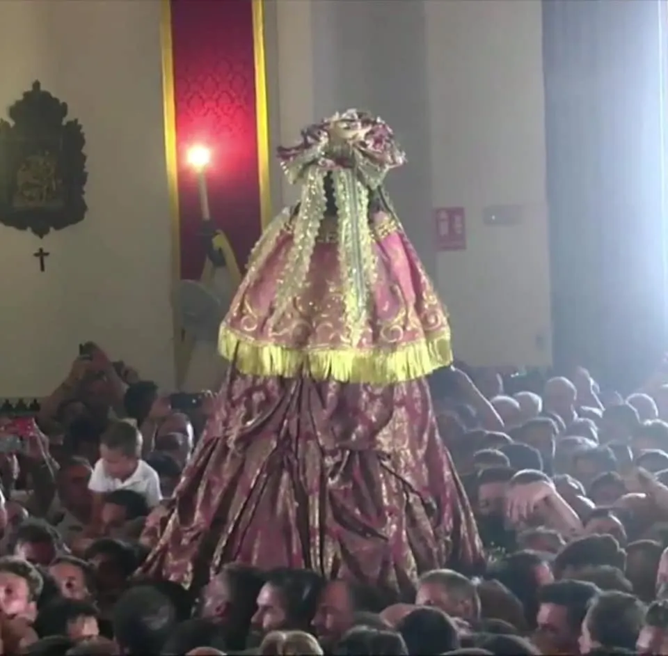 la virgen del rocio en Almonte traslado 2019-12