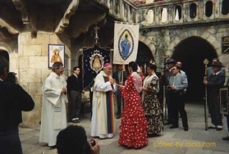 El Obispo y las Hnas. Mayores de Ronda y Bruselas