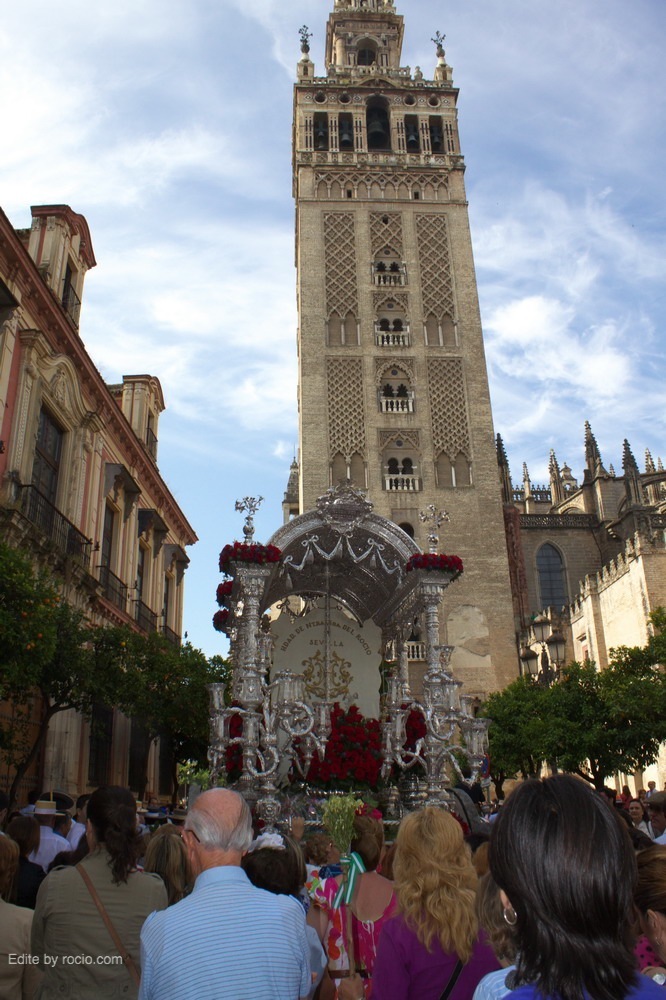 La Giralda al fondo