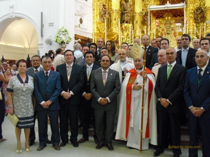 El Sr. Obispo en la foto oficial del Acto