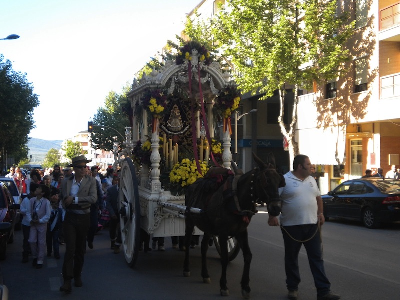 La Carreta del Simpecado con los romeros