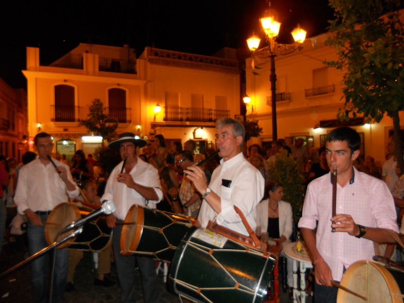 Los tamborileros del grupo