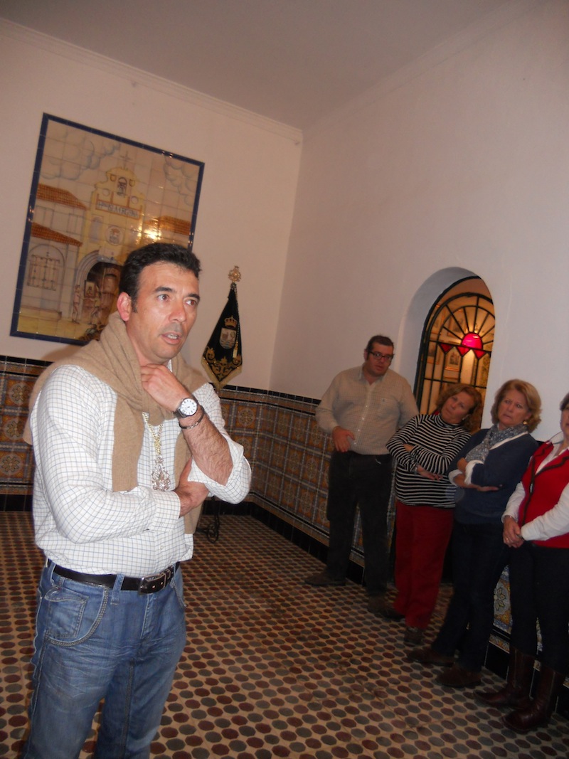 En la Salve que se cantó la noche del sábado el Hermano Mayor Juan Vázquez dirigiéndose a todas las hermanas y hermanos que se congregaron