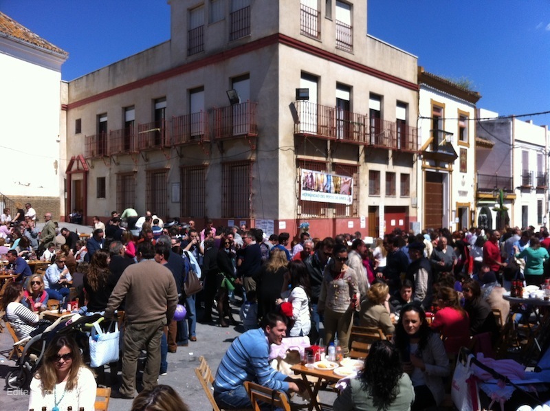 Ambiente general. Al fondo, la Casa Hdad. de Gines