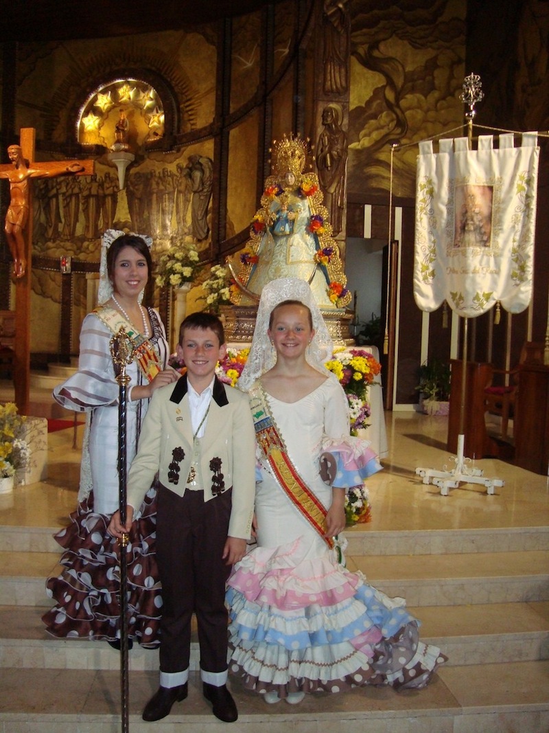 Las Reinas con el Rociero Infantil